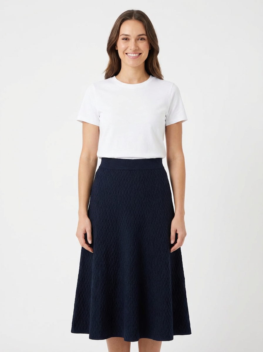 تنورة محبوكة بقصّة A مميزة