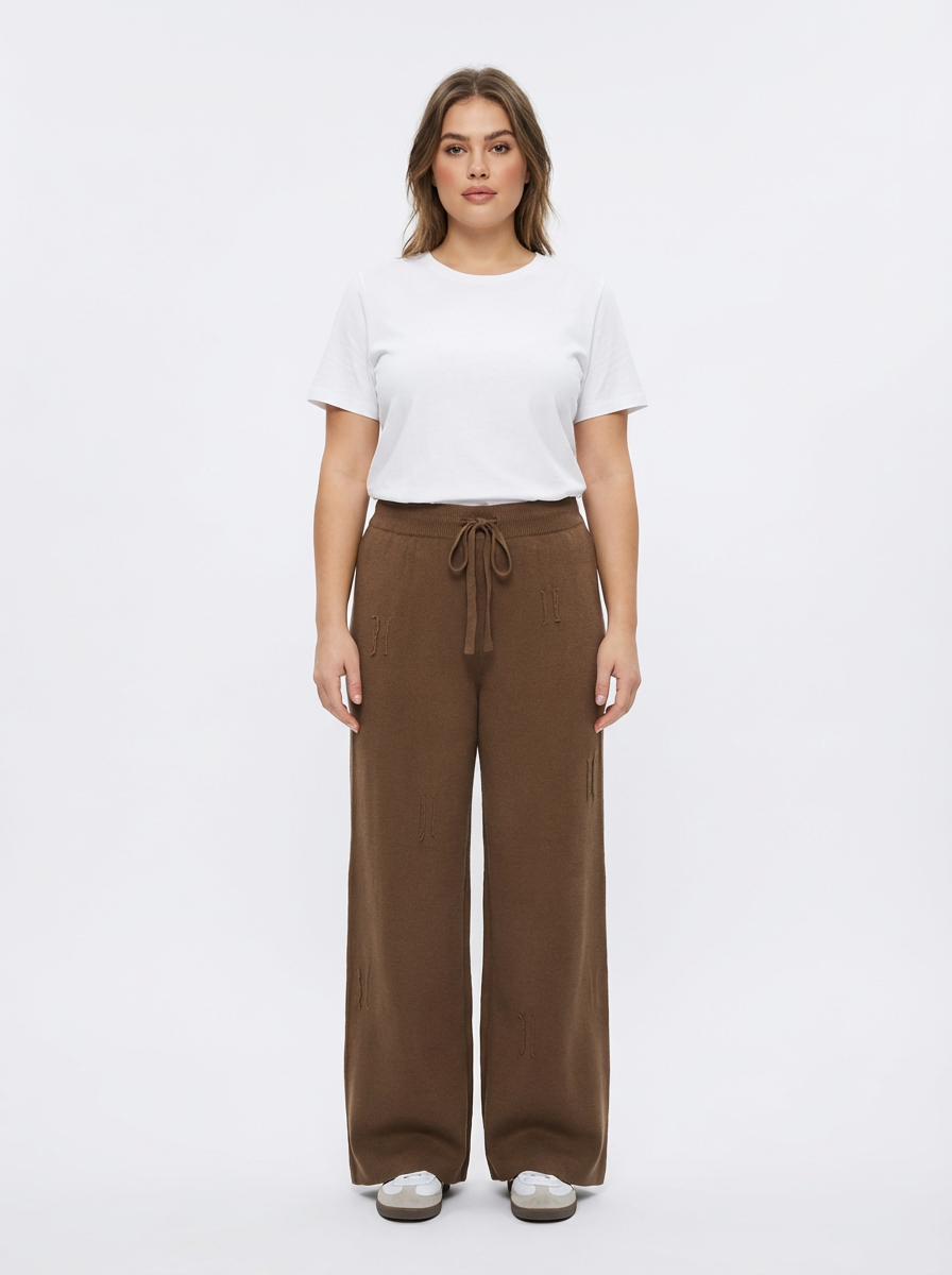 بنطال محبوك واسع ناعم