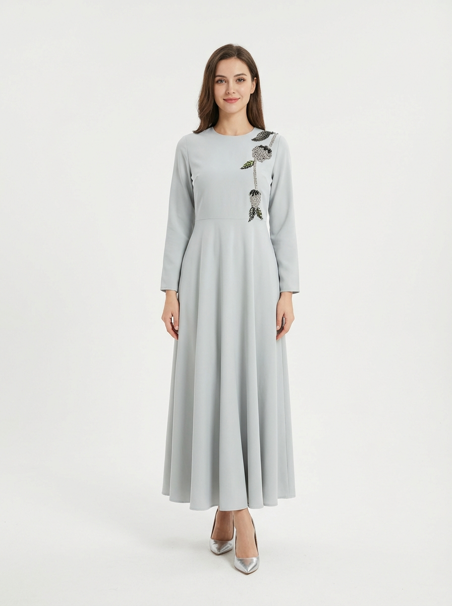 فستان ميدي بتطريز زهري ناعم